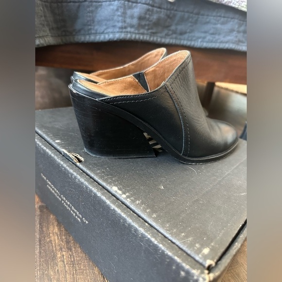 Frye | Serena Mule - Picture 9 of 10